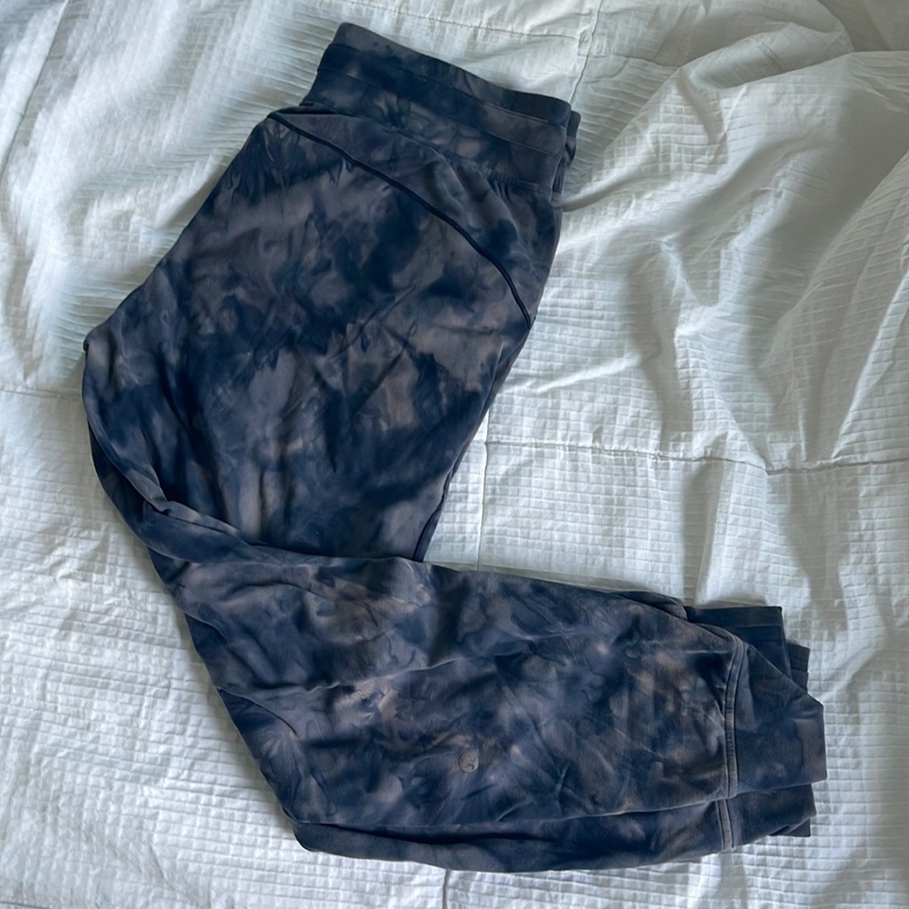 Lululemon joggers